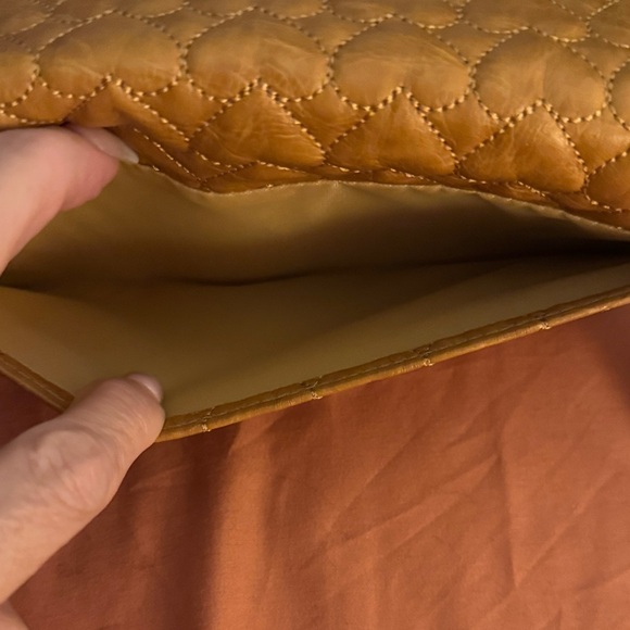 Heart Quilted Tan Wallet - Picture 3 of 5